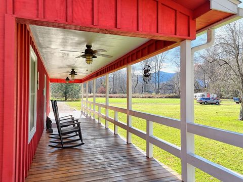 A home in Hiawassee