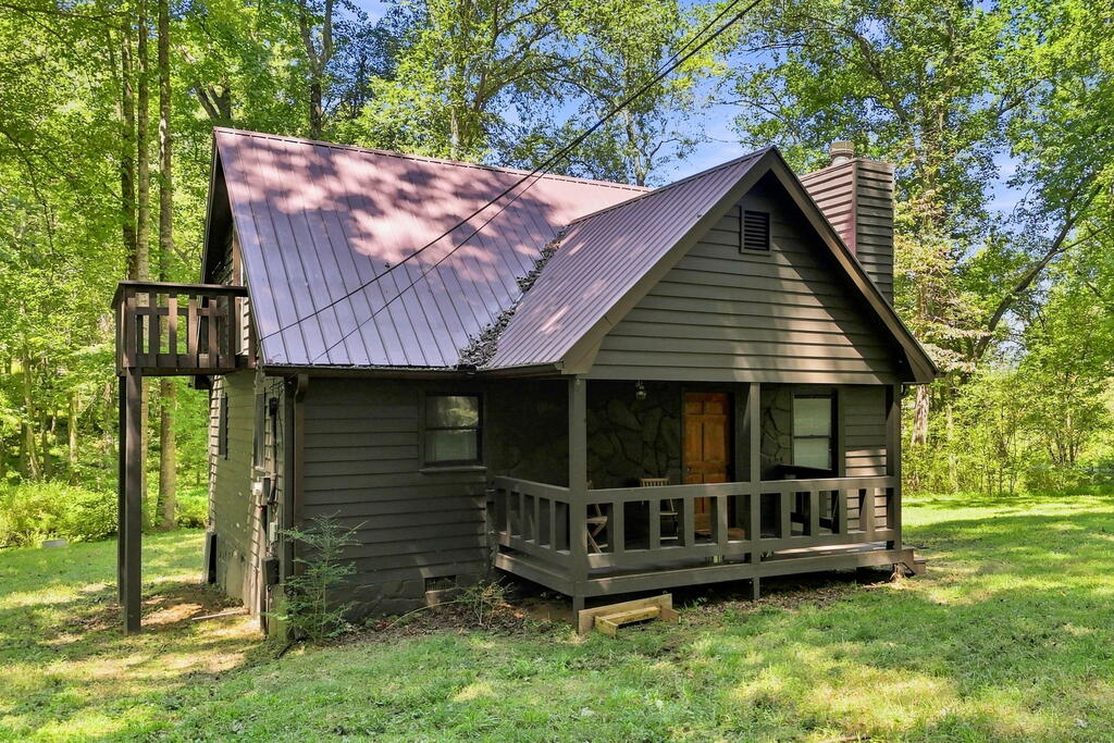 11 Indian Forest Road