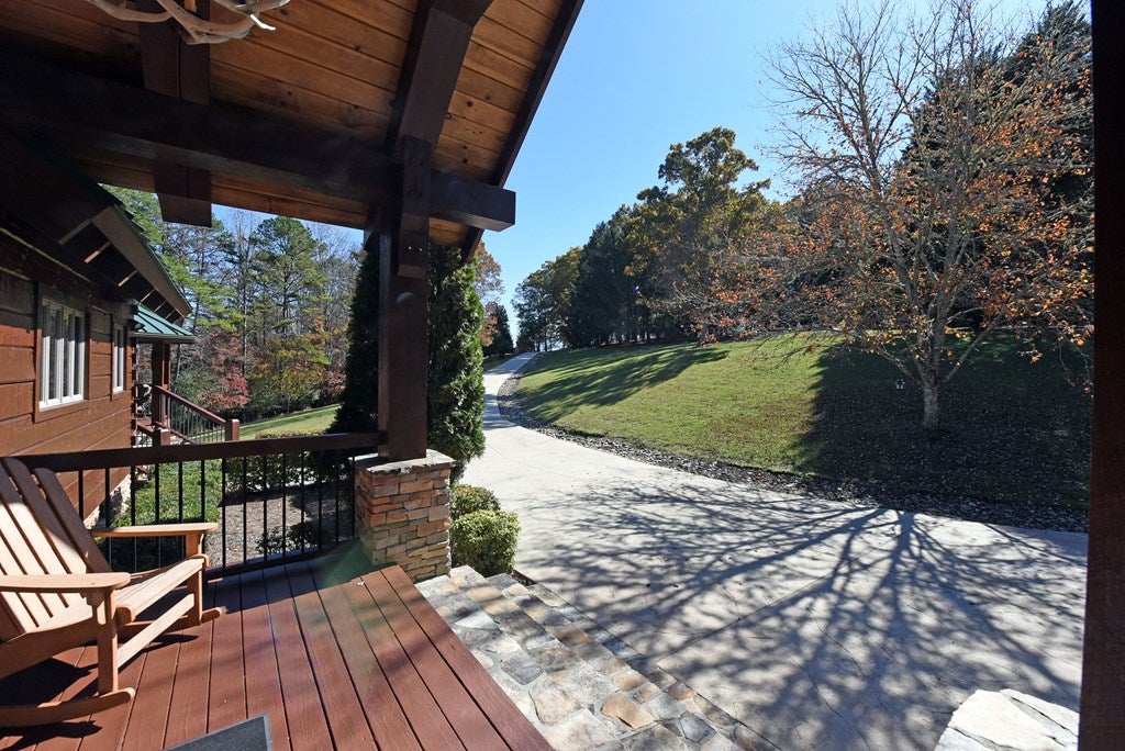 432 Daisy Log Road