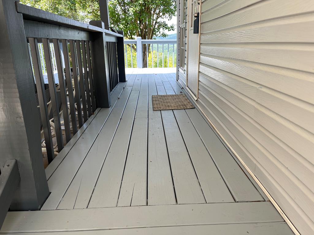 210 Autumn View Lane