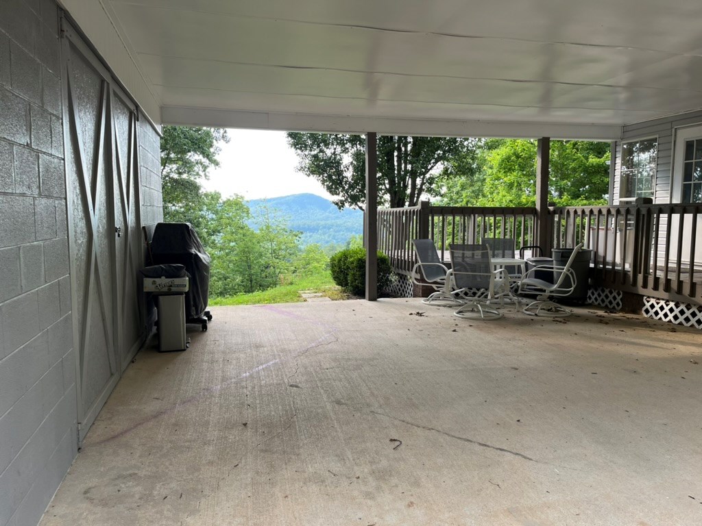 210 Autumn View Lane