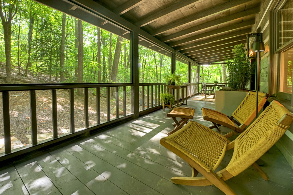545 Chestnut Ridge