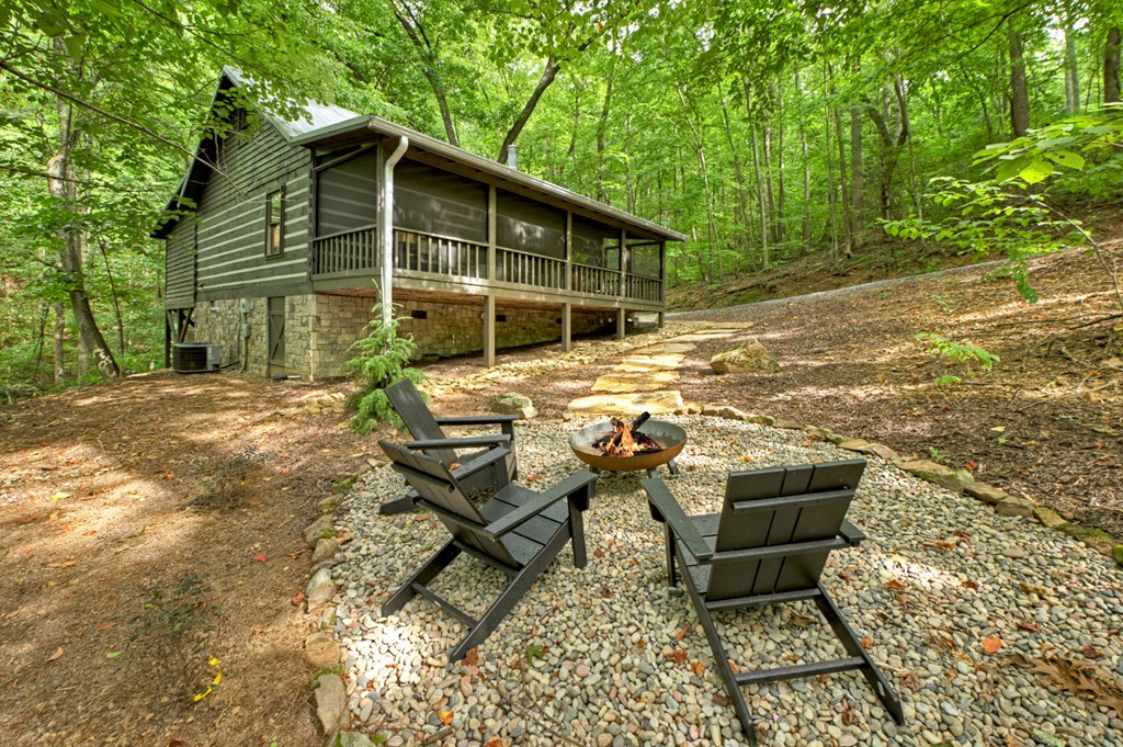 545 Chestnut Ridge