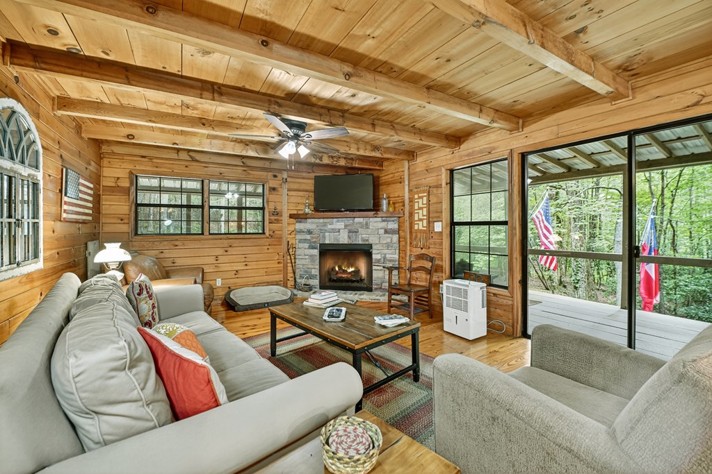 1431 Cashes Valley Lane
