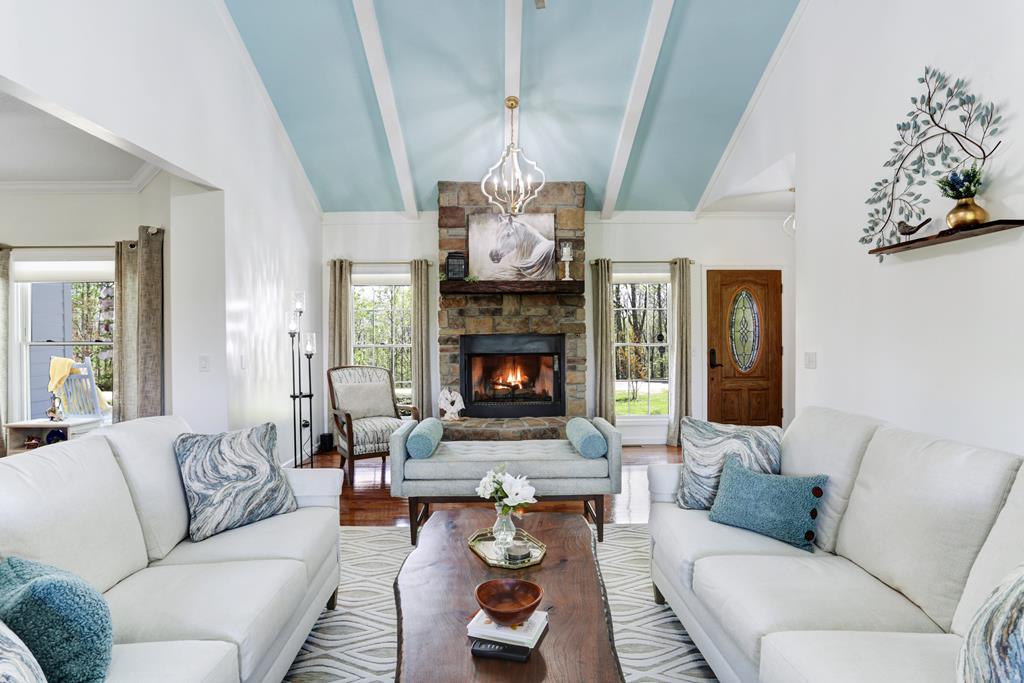 935 White Oak Drive