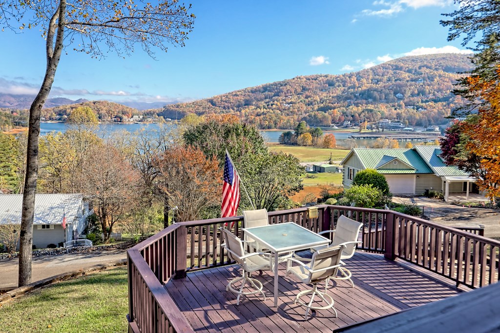 1929 Lakeview Summit Drive