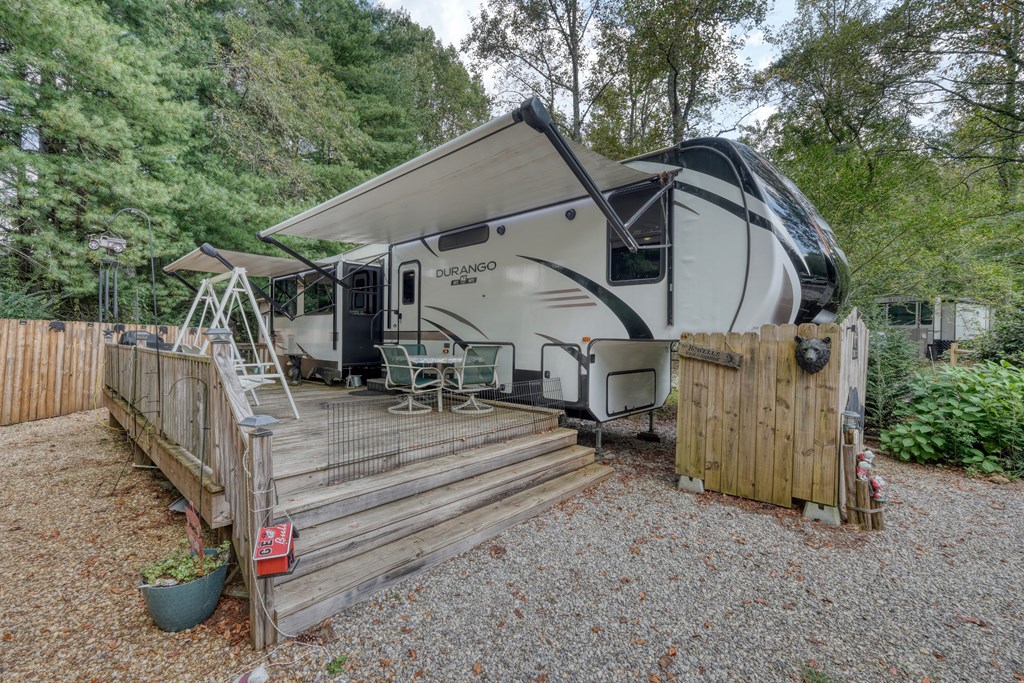 496 Choestoe Valley Circle