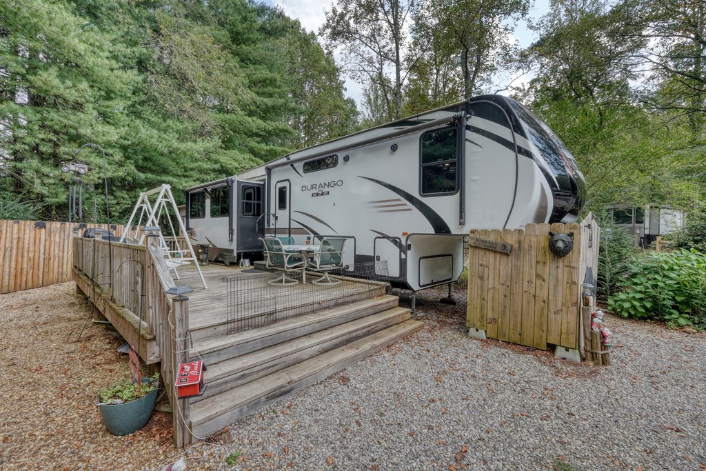 496 Choestoe Valley Circle