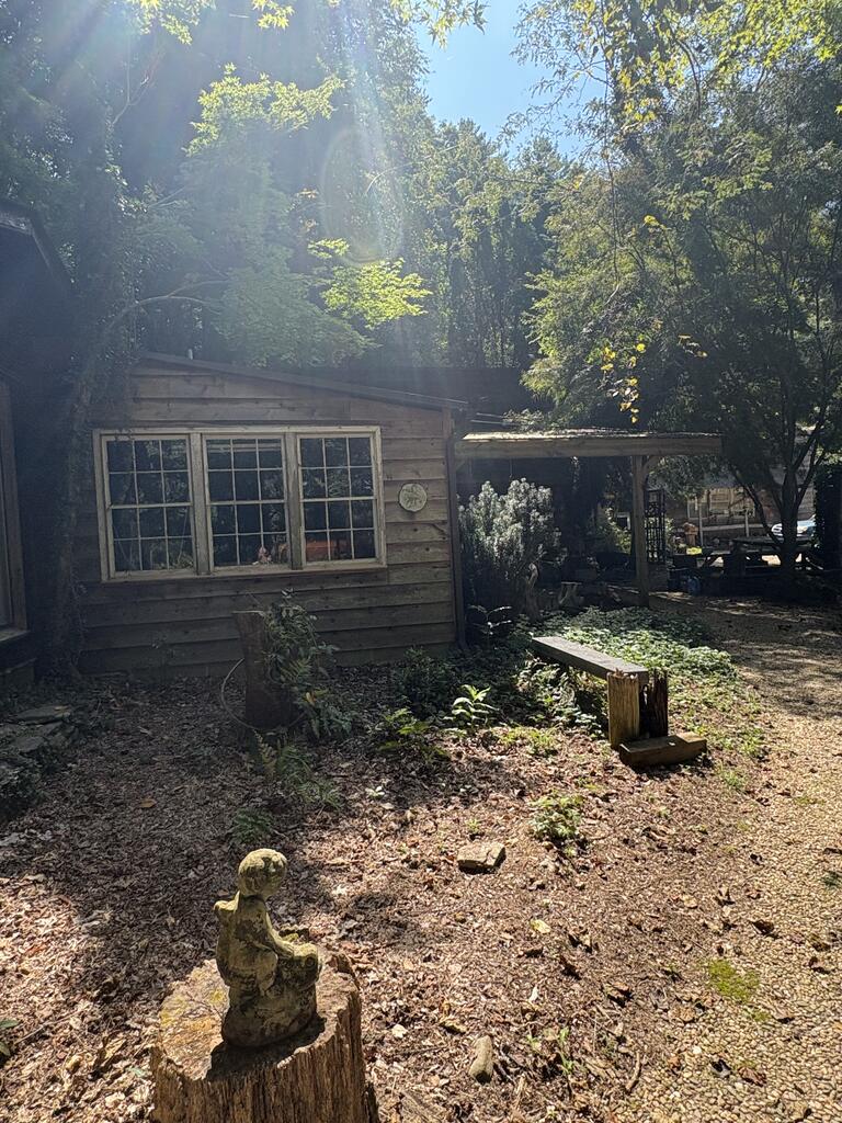 889 Low Gap Road