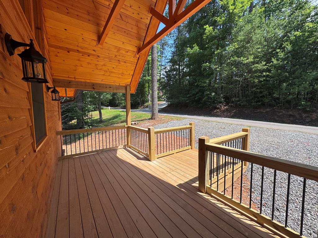 109 Chestnut Oaks Drive