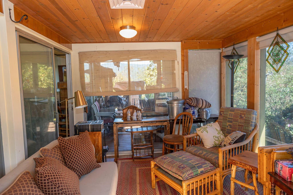 419 Ridge Cliff Road