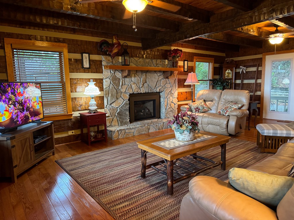 1077 Frog Pond Road