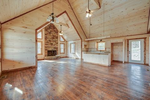 A home in Mineral Bluff