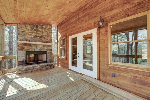 A home in Mineral Bluff