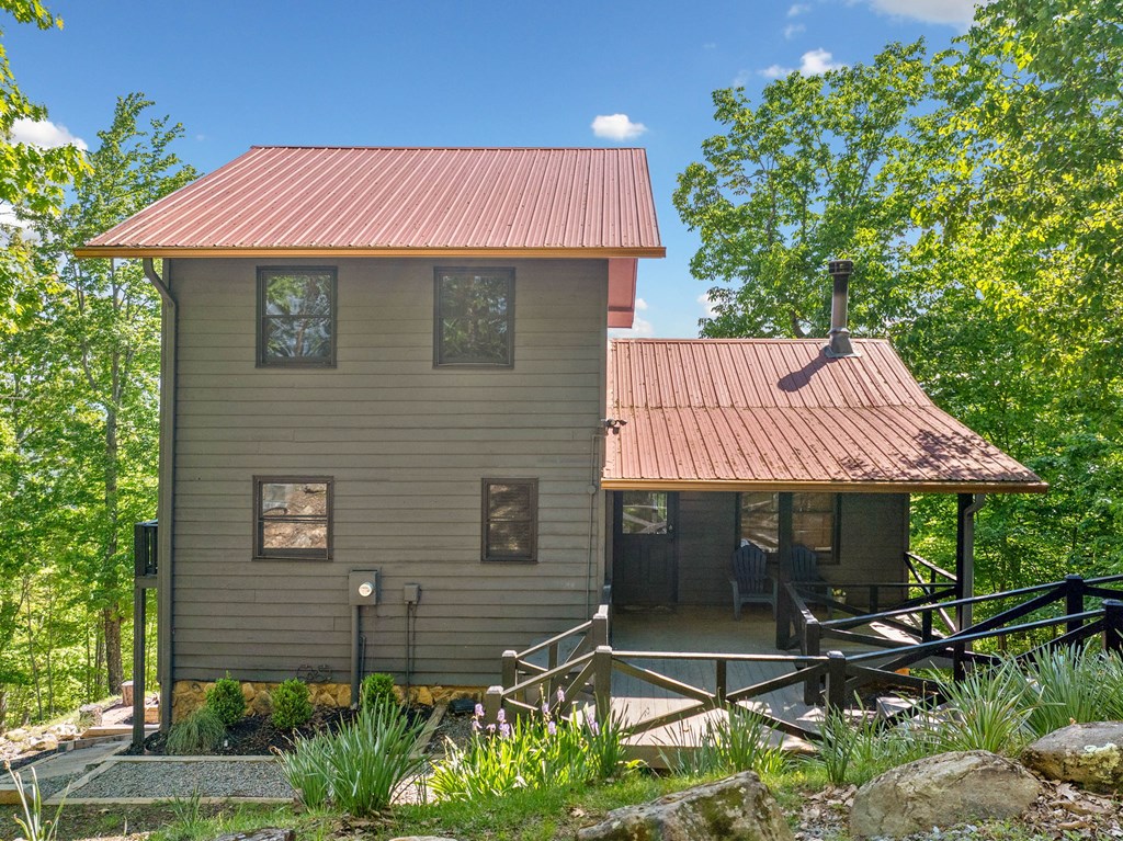 220 Eagle Ridge