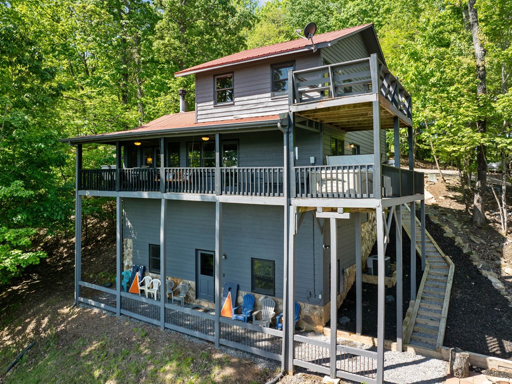 220 Eagle Ridge