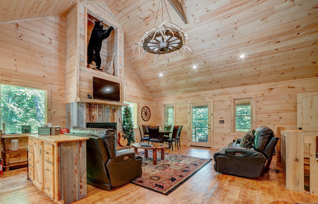 108 Crabapple Lane