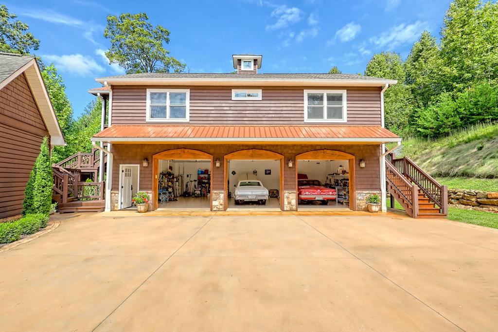 340 Autumn Trl, Franklin, NC, 28734, USA, 3 Bedrooms Bedrooms, ,4 BathroomsBathrooms,Residential,Active,340 Autumn Trl,434953