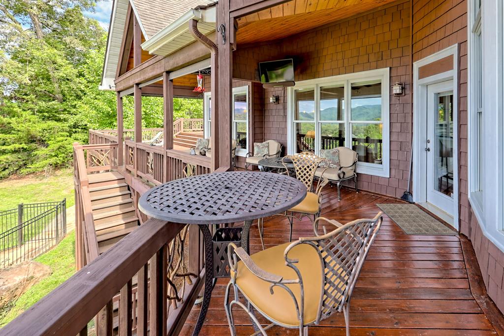 340 Autumn Trl, Franklin, NC, 28734, USA, 3 Bedrooms Bedrooms, ,4 BathroomsBathrooms,Residential,Active,340 Autumn Trl,434953