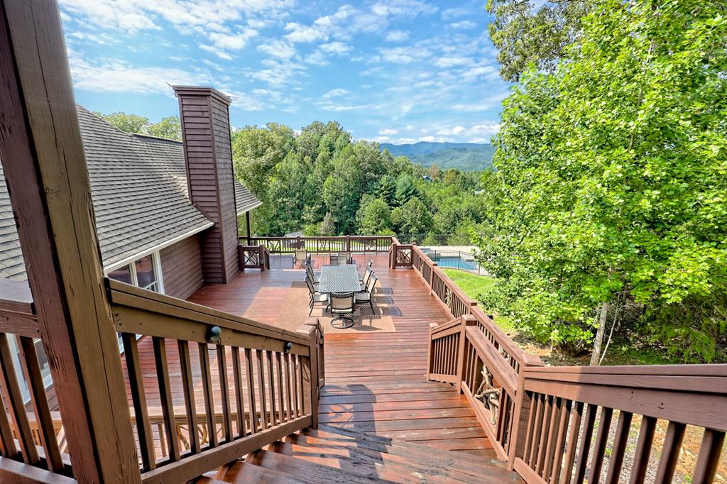 340 Autumn Trl, Franklin, NC, 28734, USA, 3 Bedrooms Bedrooms, ,4 BathroomsBathrooms,Residential,Active,340 Autumn Trl,434953