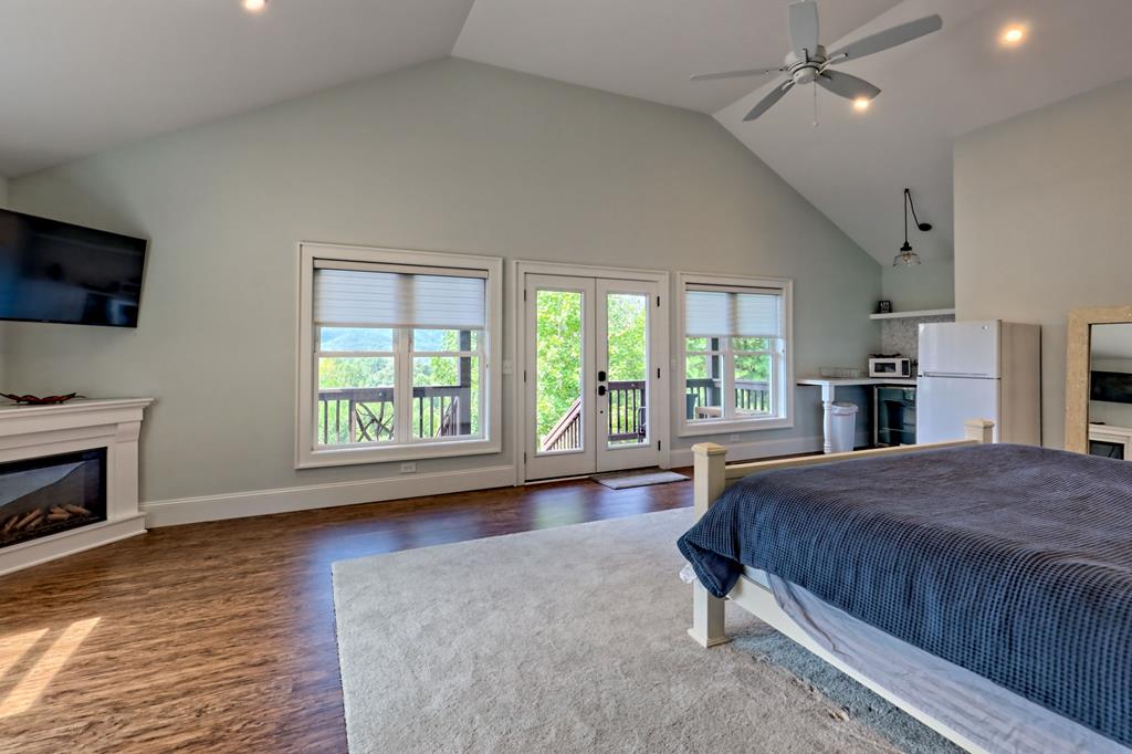 340 Autumn Trl, Franklin, NC, 28734, USA, 3 Bedrooms Bedrooms, ,4 BathroomsBathrooms,Residential,Active,340 Autumn Trl,434953
