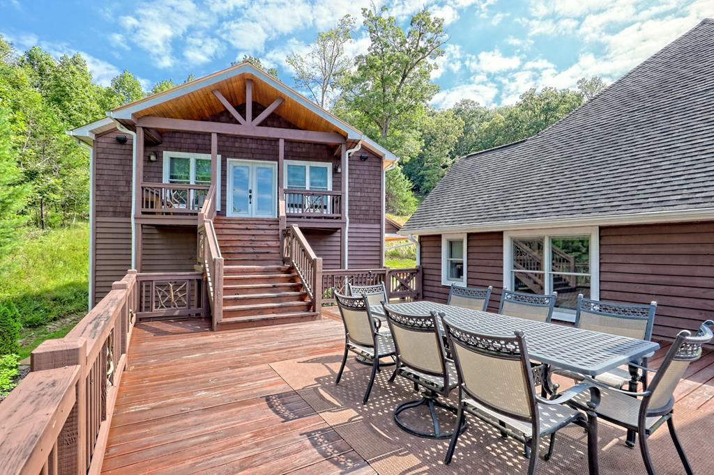 340 Autumn Trl, Franklin, NC, 28734, USA, 3 Bedrooms Bedrooms, ,4 BathroomsBathrooms,Residential,Active,340 Autumn Trl,434953