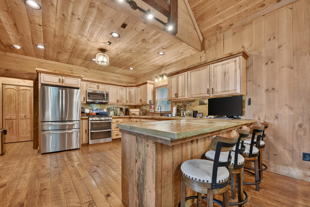 418 Lakeview Drive
