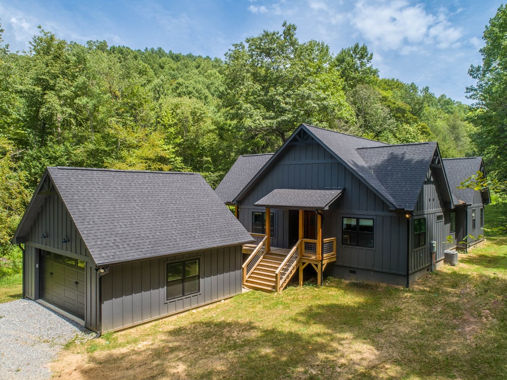 305 Tusquittee Crossing