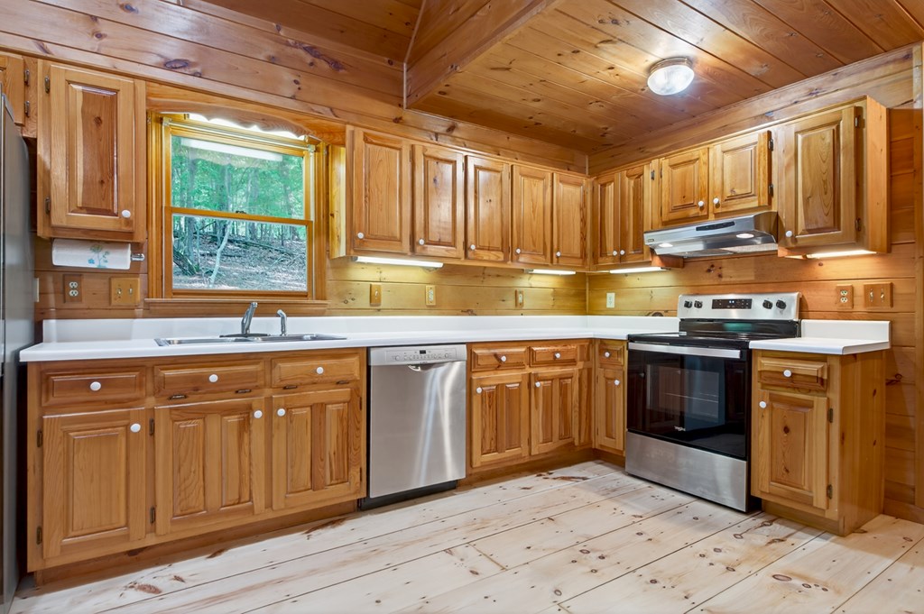 776 Mountain Oak Road