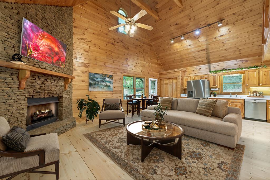 776 Mountain Oak Road