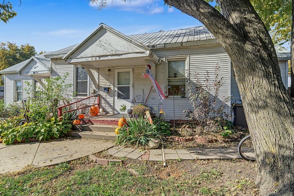 807 S JEFFERSON WAY, INDIANOLA, IA 50125 - Image 3eaa2fd6dd0003356641965d8d3efd91/1742010542