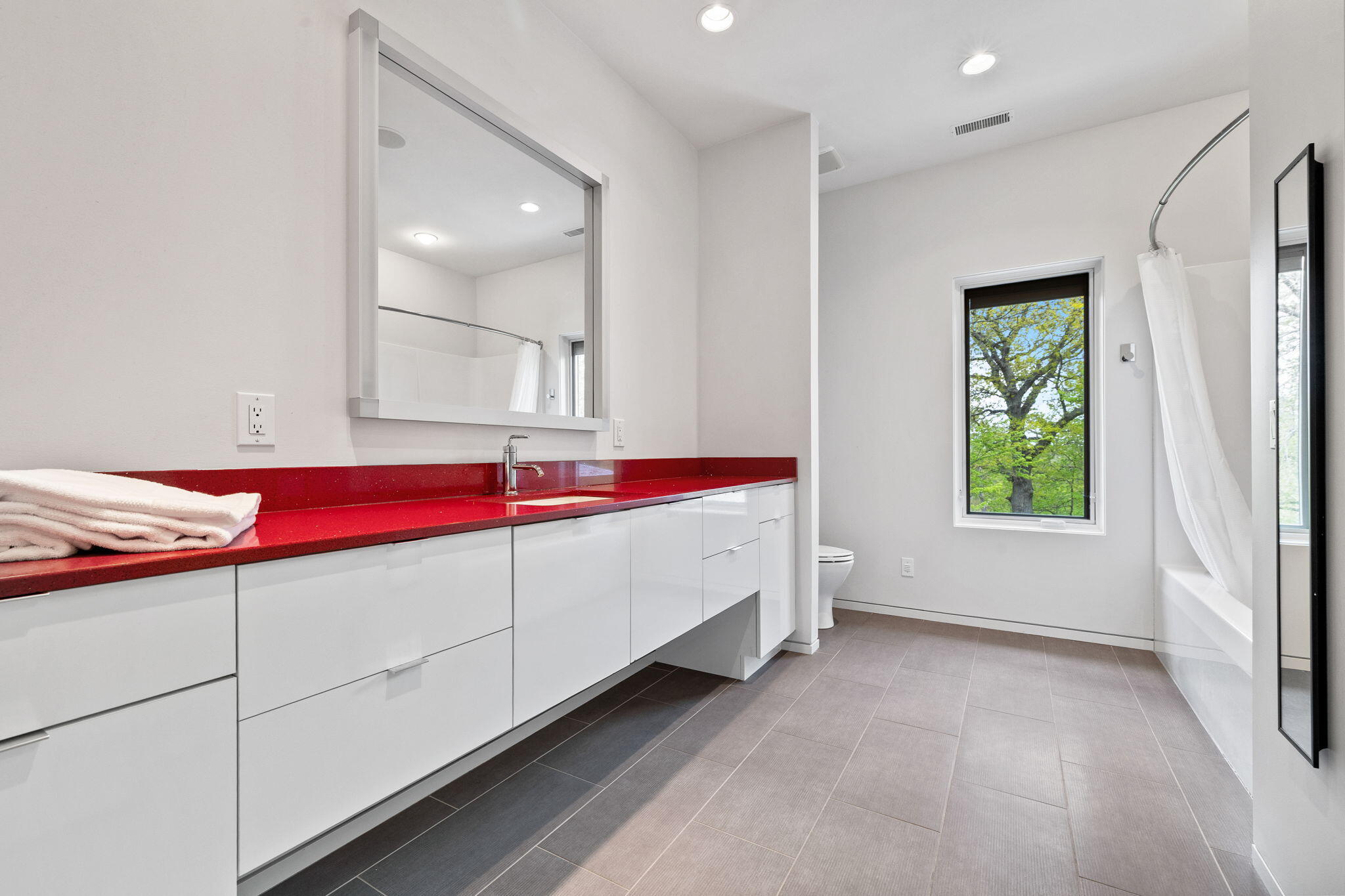 Ames, Iowa, 50014, United States, 5 Bedrooms Bedrooms, ,5 BathroomsBathrooms,Residential,Active,2044574