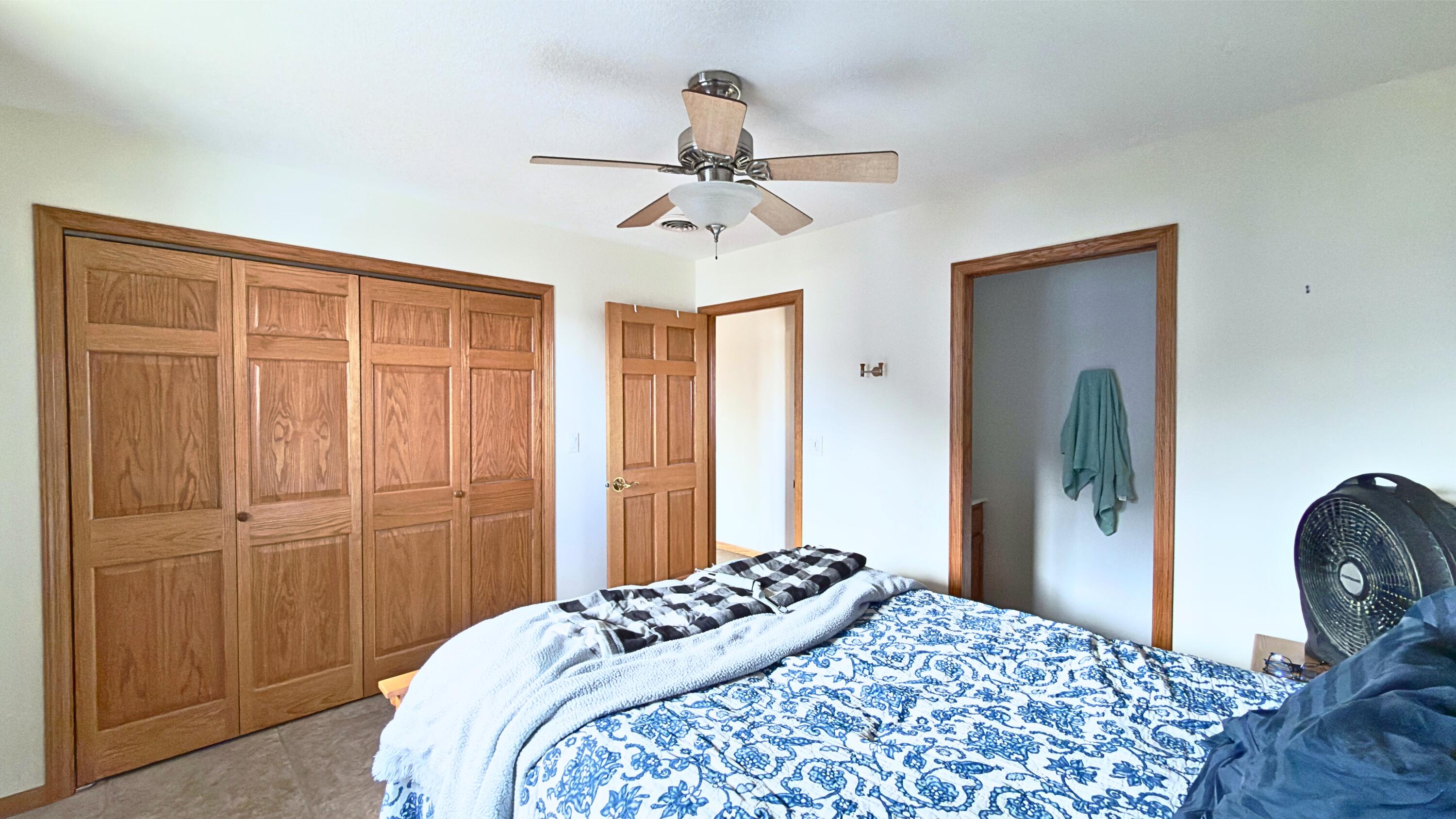 Manson, Iowa, 50563, United States, 5 Bedrooms Bedrooms, ,4 BathroomsBathrooms,Residential,Active,2041487