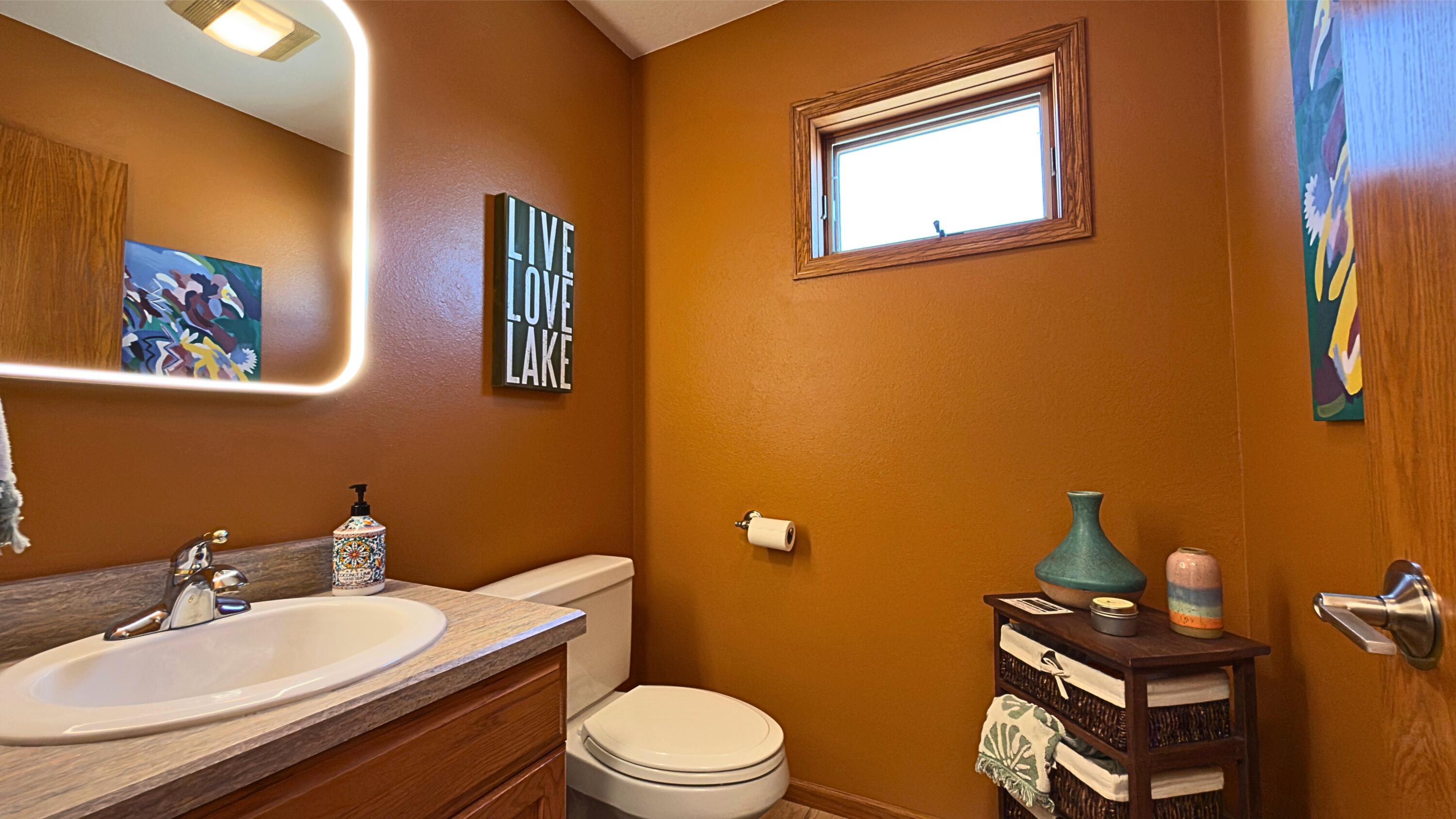 Manson, Iowa, 50563, United States, 5 Bedrooms Bedrooms, ,4 BathroomsBathrooms,Residential,Active,2041487