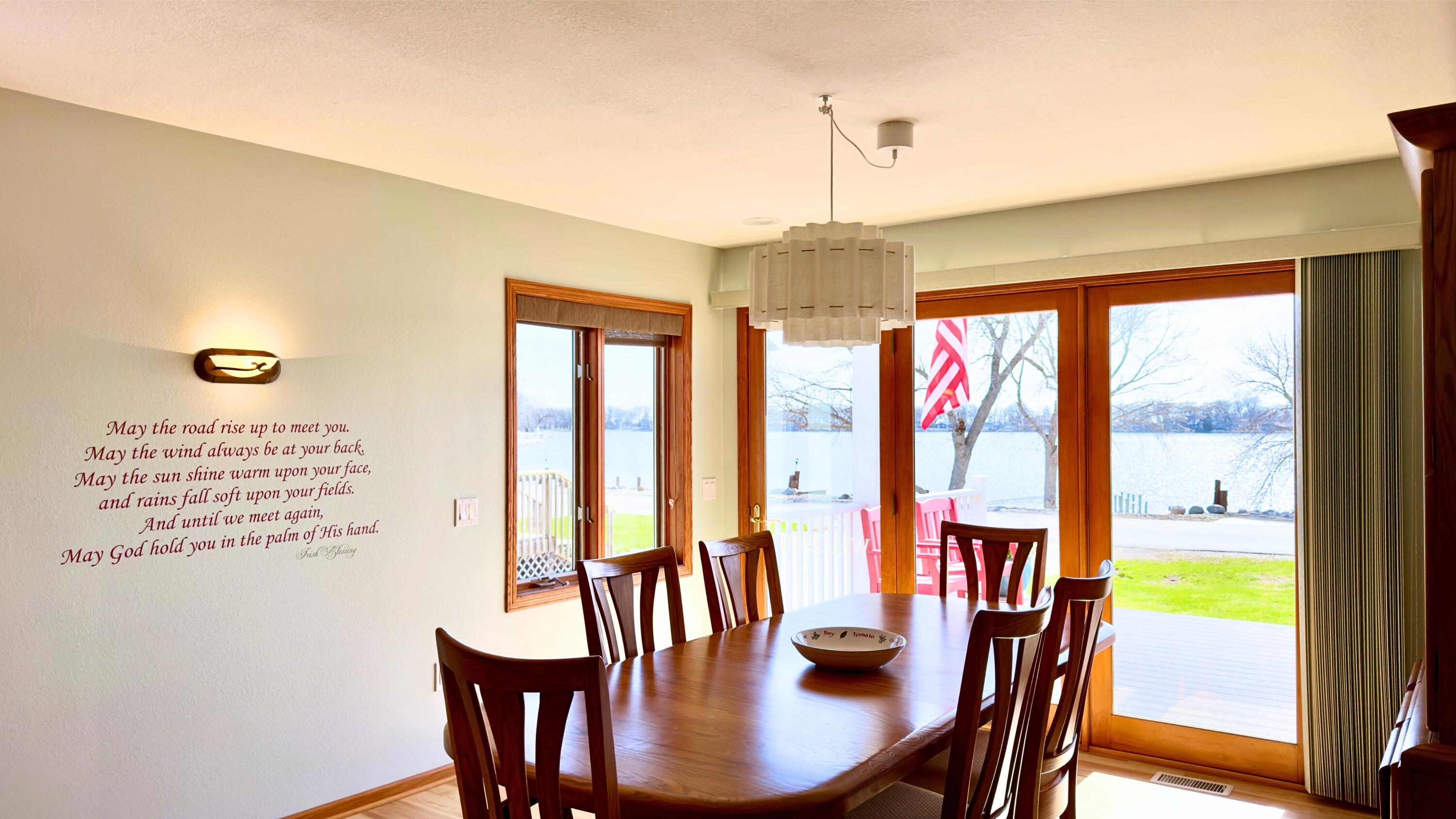 Manson, Iowa, 50563, United States, 5 Bedrooms Bedrooms, ,4 BathroomsBathrooms,Residential,Active,2041487