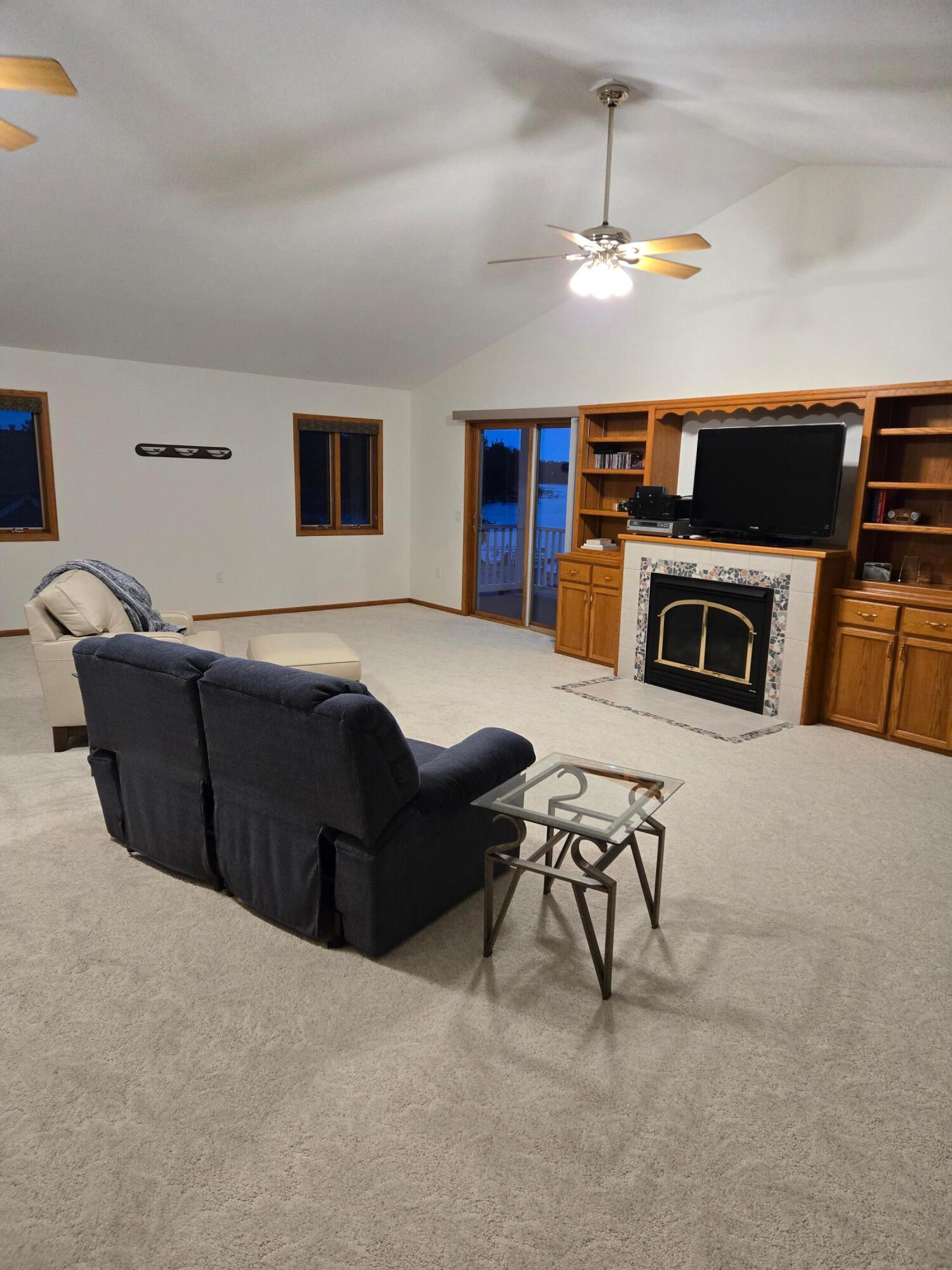 Manson, Iowa, 50563, United States, 5 Bedrooms Bedrooms, ,4 BathroomsBathrooms,Residential,Active,2041487