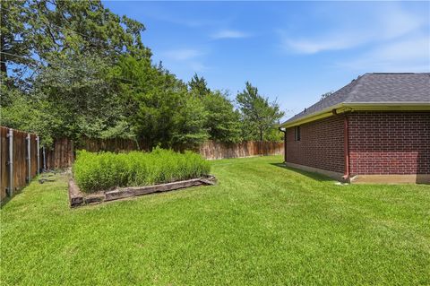 Tiny photo for 6204 London Circle, Bryan, TX 77802 (MLS # 26008652)
