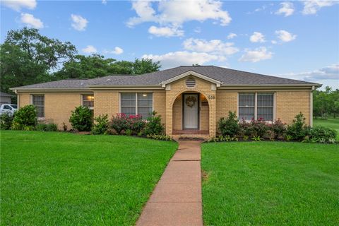 Photo of 516 Avondale Avenue, Bryan, TX 77802 (MLS # 26004748)