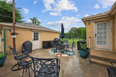 Tiny photo for 516 Avondale Avenue, Bryan, TX 77802 (MLS # 26004748)