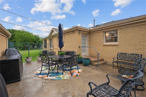 Tiny photo for 516 Avondale Avenue, Bryan, TX 77802 (MLS # 26004748)