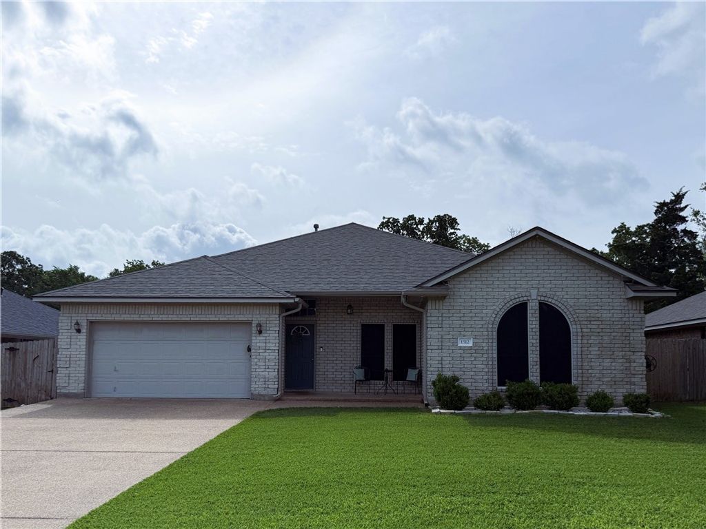 Photo of 1512 Hunter Creek Drive, College Station, TX 77845 (MLS # 26004694)