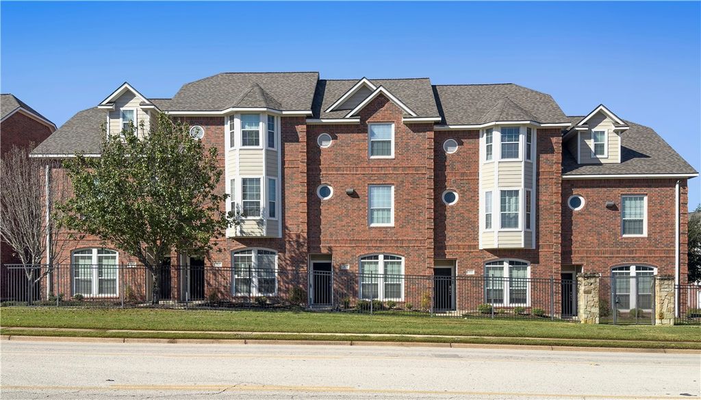 Photo of 305 Holleman Drive #302, College Station, TX 77840 (MLS # 25012888)