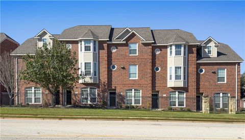 Photo of 305 Holleman Drive #302, College Station, TX 77840 (MLS # 25012888)