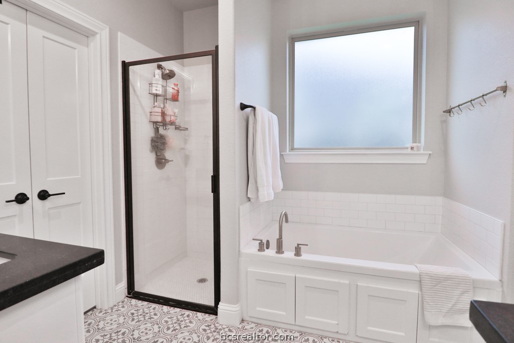 Bryan, Texas 77802, United States, 3 Bedrooms Bedrooms, ,3 BathroomsBathrooms,Residential,Pending,59538