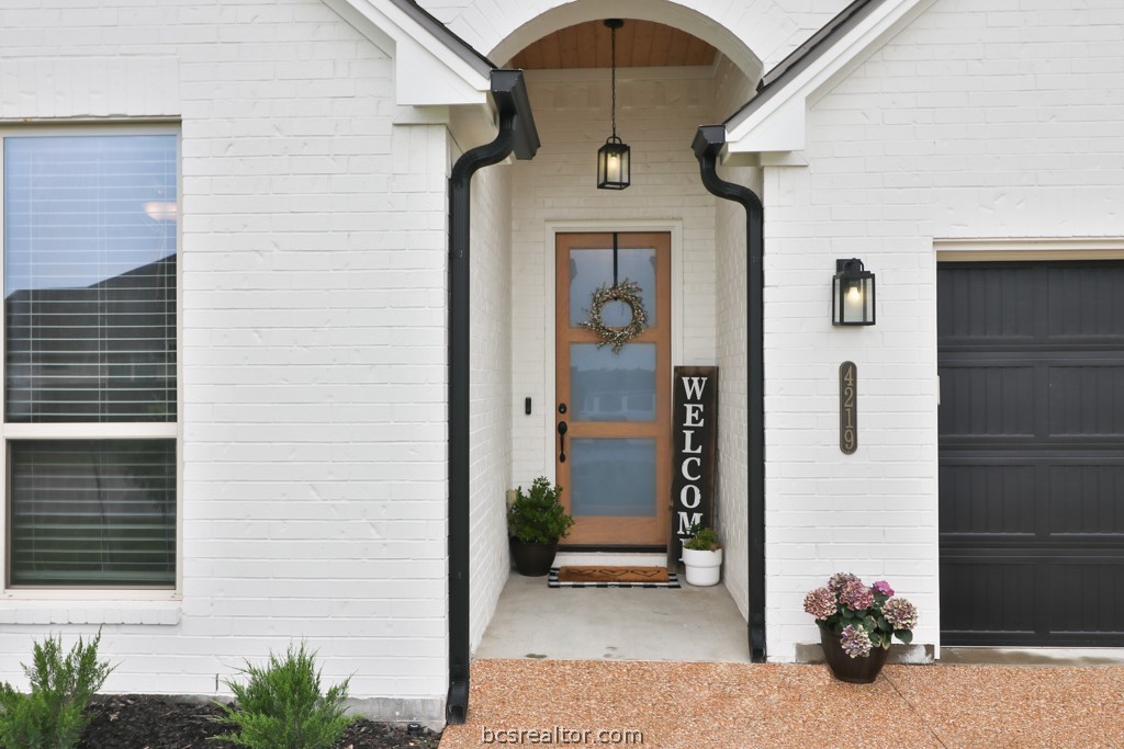 Bryan, Texas 77802, United States, 3 Bedrooms Bedrooms, ,3 BathroomsBathrooms,Residential,Pending,59538