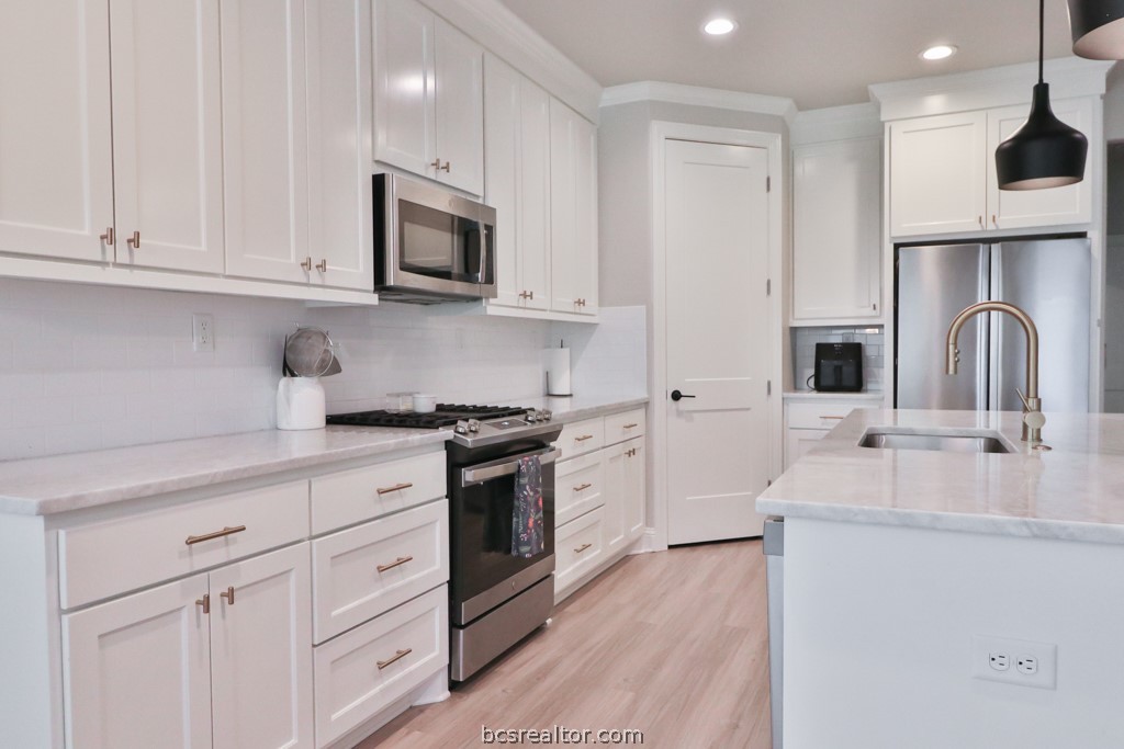 Bryan, Texas 77802, United States, 3 Bedrooms Bedrooms, ,3 BathroomsBathrooms,Residential,Pending,59538