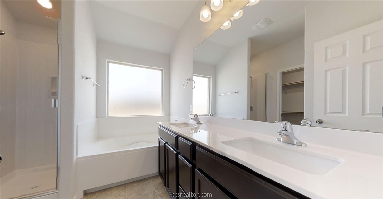 College Station, Texas 77845, United States, 4 Bedrooms Bedrooms, ,2 BathroomsBathrooms,Residential,Pending,61008