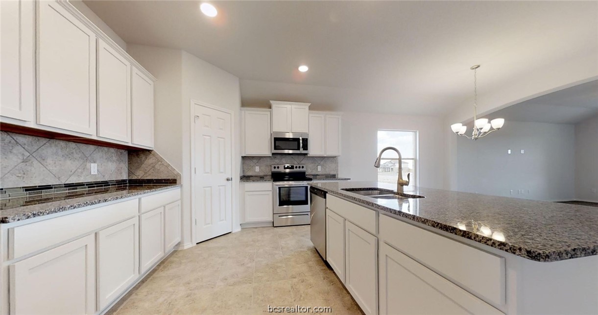 College Station, Texas 77845, United States, 4 Bedrooms Bedrooms, ,2 BathroomsBathrooms,Residential,Pending,61008
