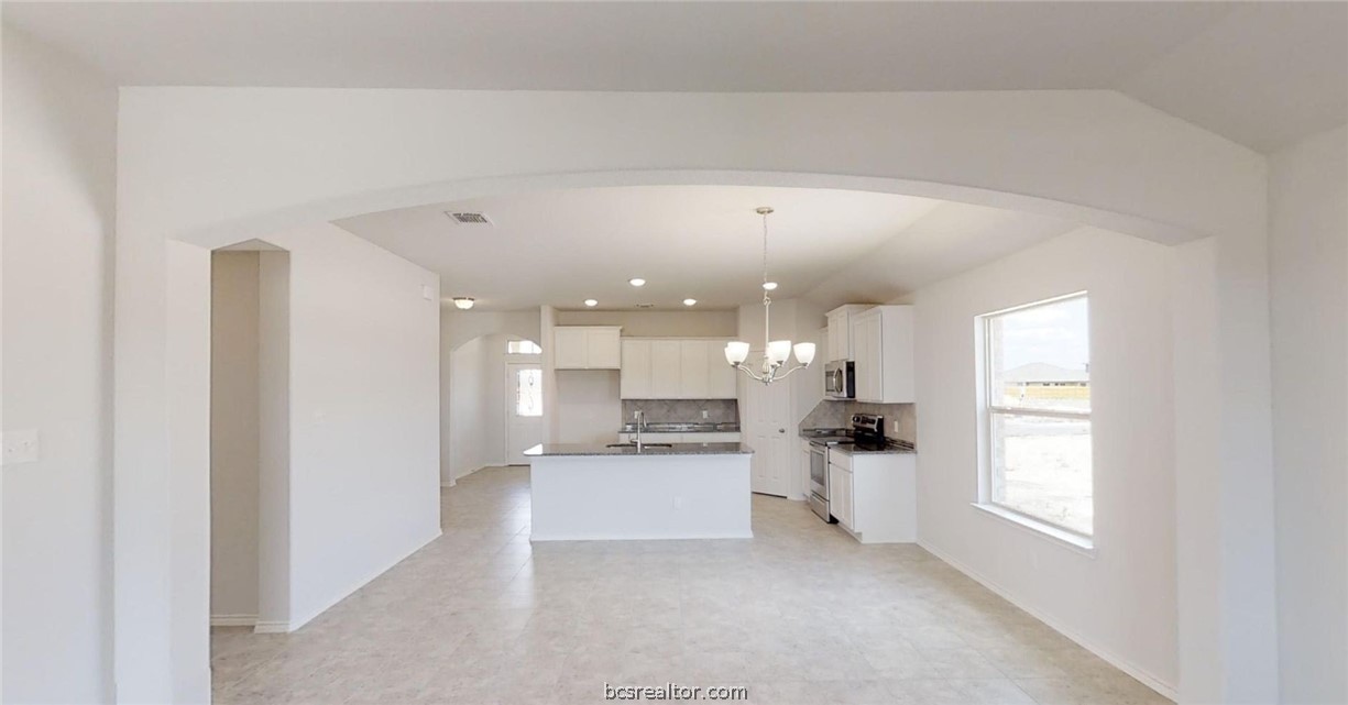 College Station, Texas 77845, United States, 4 Bedrooms Bedrooms, ,2 BathroomsBathrooms,Residential,Pending,61008
