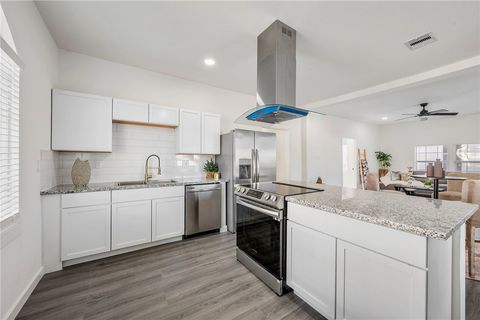 Tiny photo for 906 E Washington Avenue, Navasota, TX 77868 (MLS # 25012936)